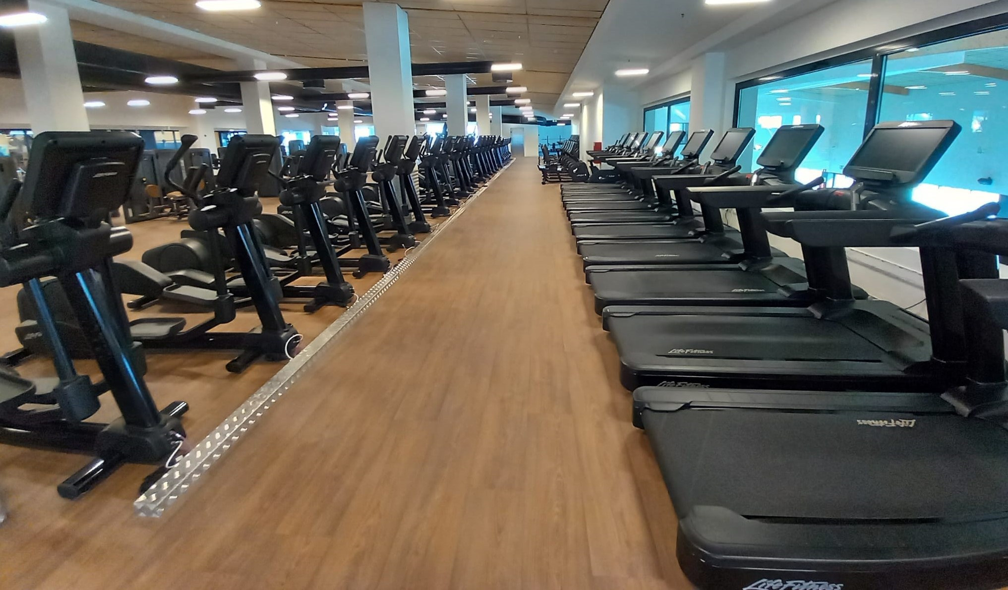 Sala de fitness C.D. Supera Barreiro.